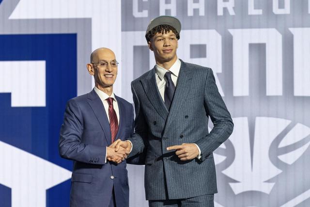 包含黄蜂主帅表态要让年轻球员得到更多出场时间的词条