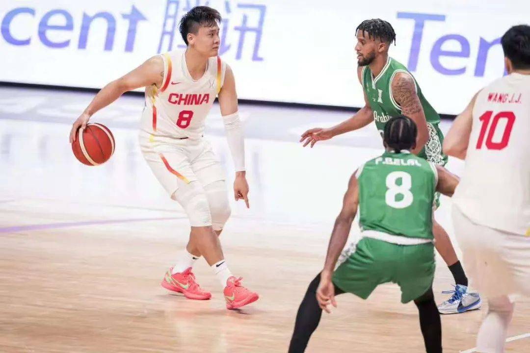 上海男篮实力打破江苏队，稳坐前三名