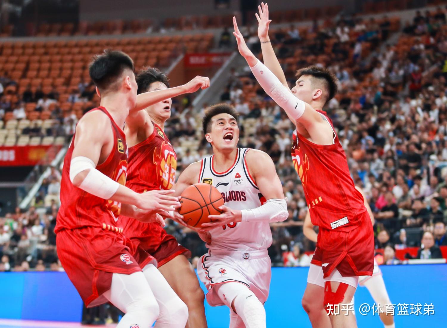 球员技术突飞猛进，成为球队核心