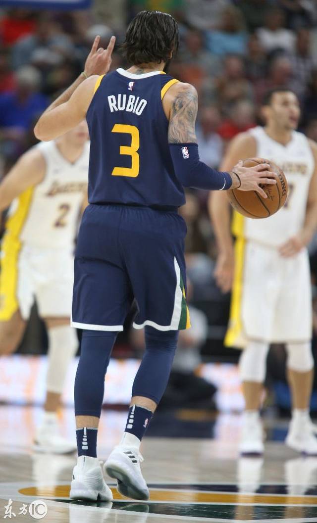 包含凯尔特人险胜江苏队，戈贝尔扛起全队的词条