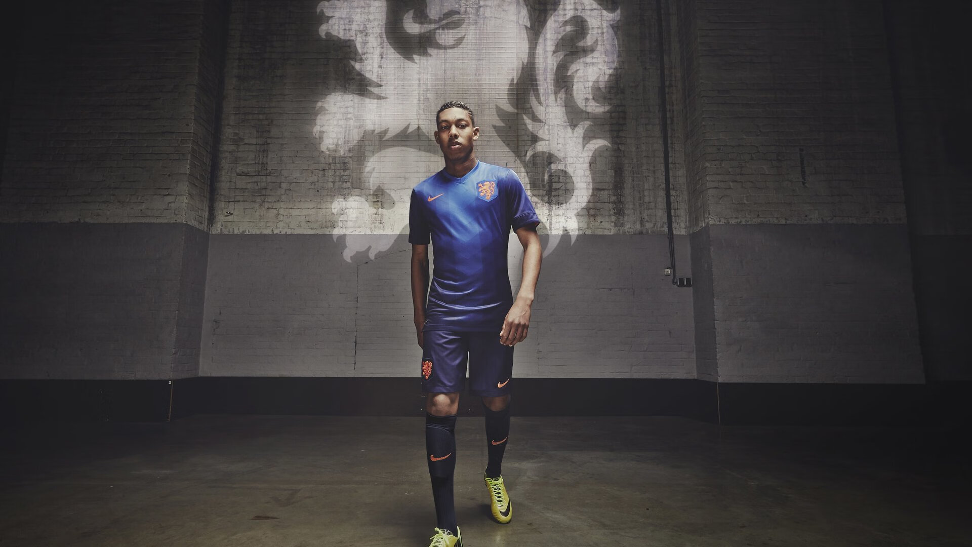 指挥家的诞生，布伦森在美加墨之夜奏响团队的胜利交响曲